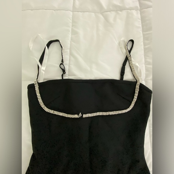 Pollie Mini Dress in Black
superdown - Picture 3 of 7